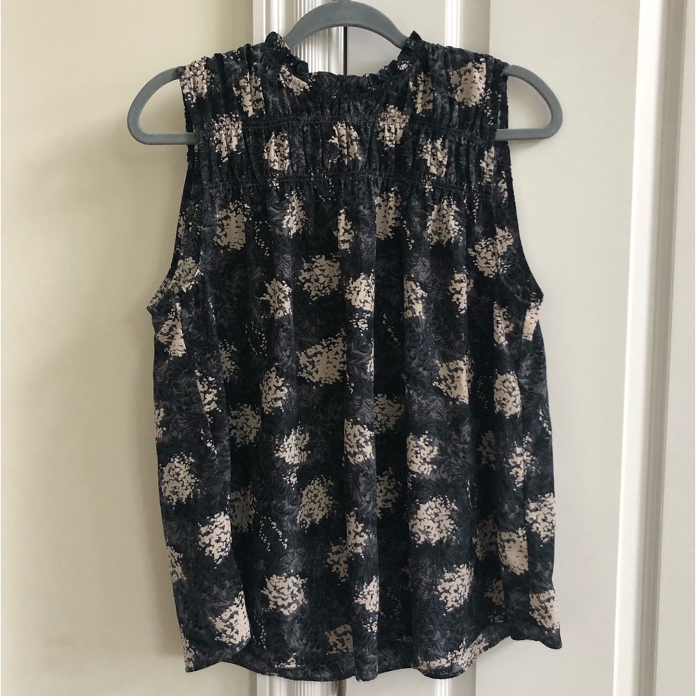 Joie L silky soft sleeveless top / blouse